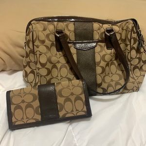 Used coach satchel with matching wallet... authentic